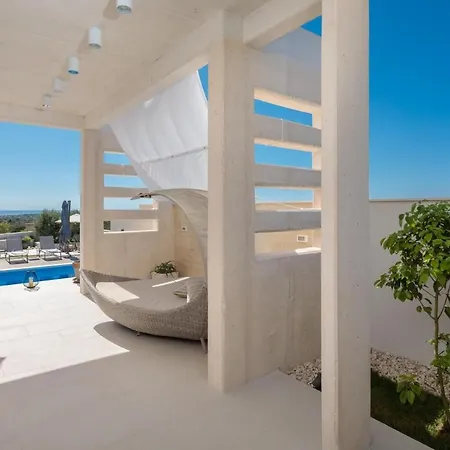 Luxury Cinderella With Swimming Pool Appartement *