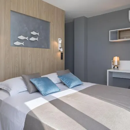 Luxury Cinderella With Swimming Pool Appartement *