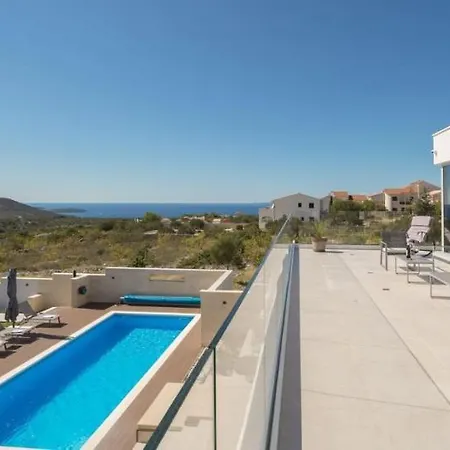 Luxury Cinderella With Swimming Pool Appartement Primošten
