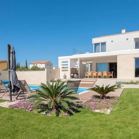 Appartement Luxury Cinderella With Swimming Pool *