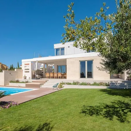 Appartement Luxury Cinderella With Swimming Pool Primošten