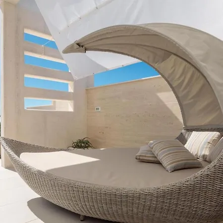 Luxury Cinderella With Swimming Pool *